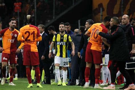 G­a­l­a­t­a­s­a­r­a­y­­d­a­n­ ­E­m­r­e­­y­e­ ­S­e­r­t­ ­T­e­p­k­i­!­